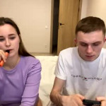 Toying sescouple