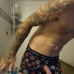 Chat to mikesbigcock4u